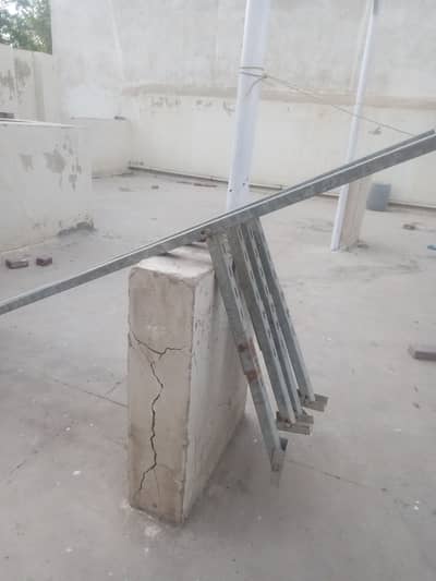 L2 Solar stands