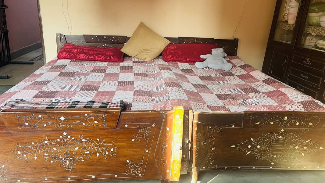 Old single beds 2x 2
