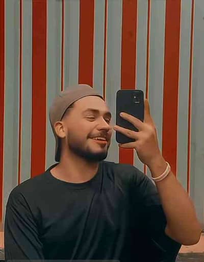 Syed ZêêSháÑ 
