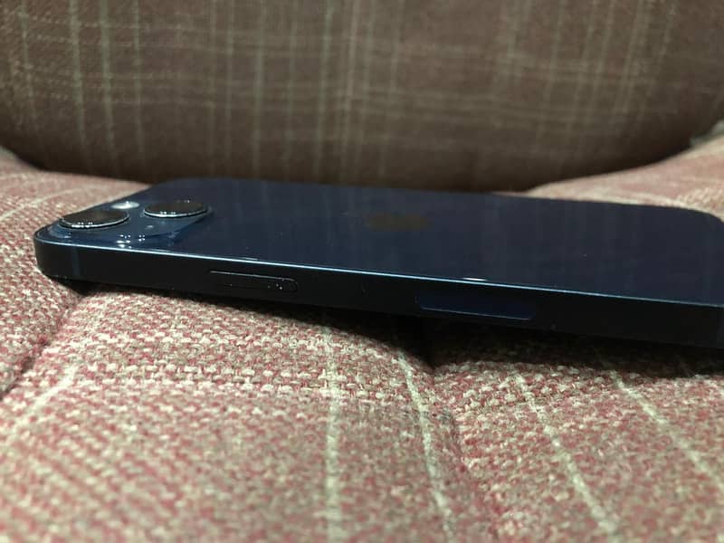 Apple iPhone 13 3