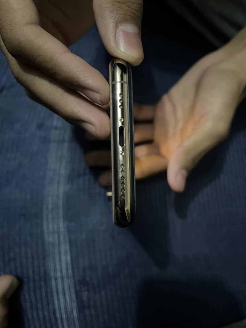 Apple iPhone XS 0