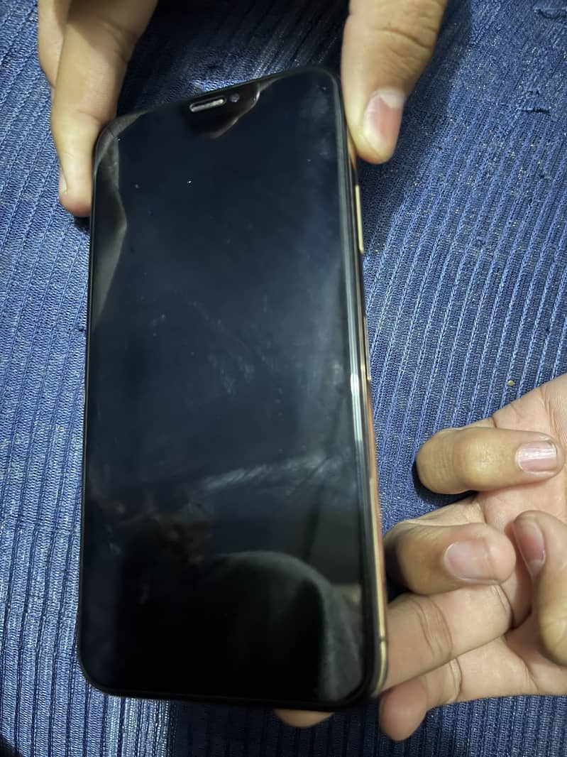 Apple iPhone XS 6