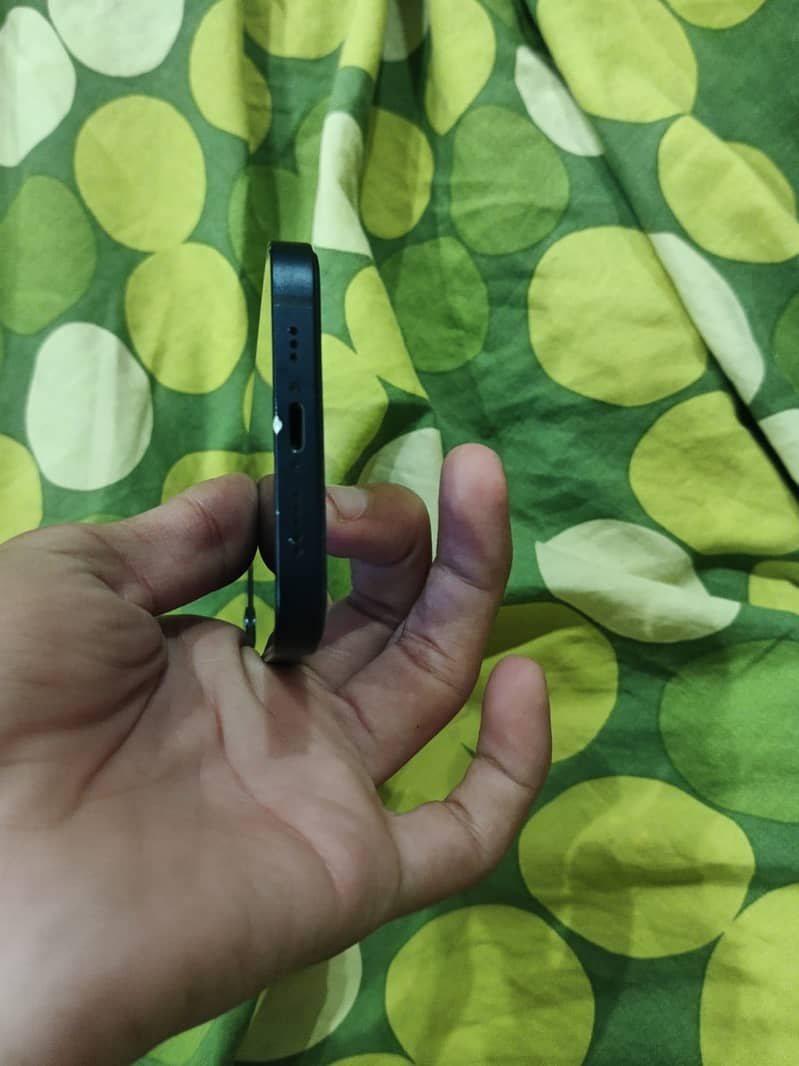 Apple iPhone 12 bypass 4
