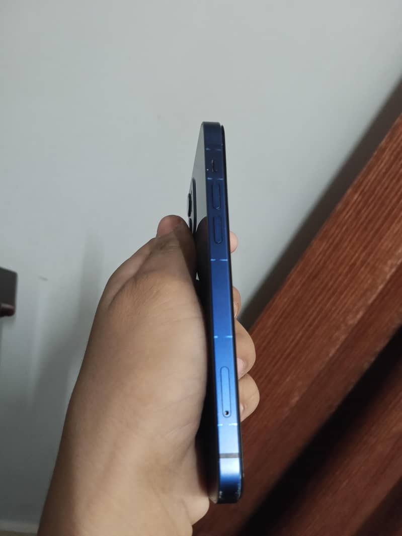 Apple iPhone 12 3