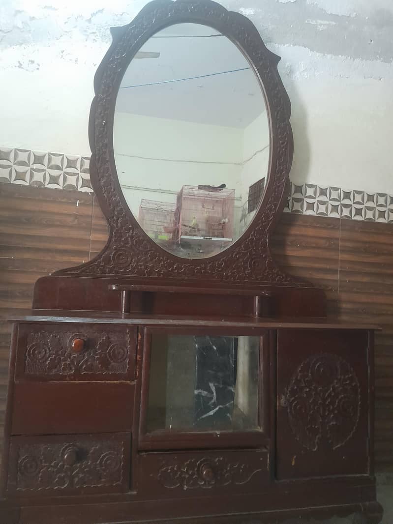 dressing table 0
