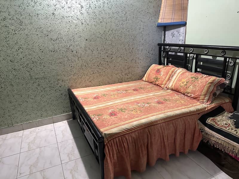 Queen Bed without Mattress 1