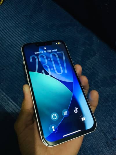 Apple iPhone 13