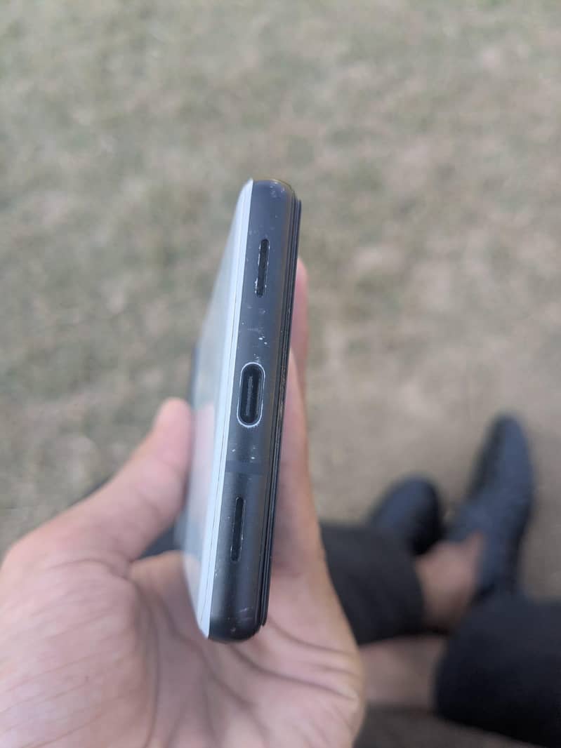 Google Pixel 6a 4