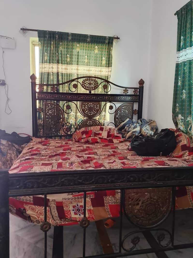 one bed, one dressing table,two side tables 0