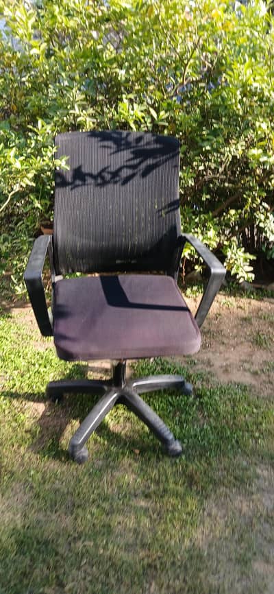 gaming chair available for sale