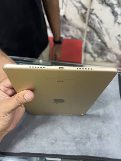 iPad 10 Pro  10.0 inch 256GB Sim non active