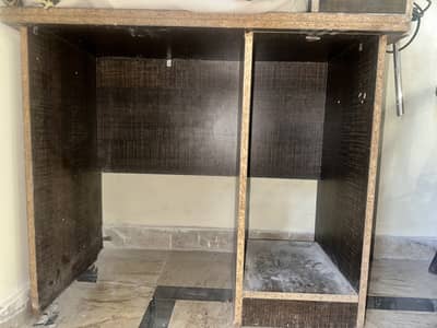 Computer table condition apka samna ha