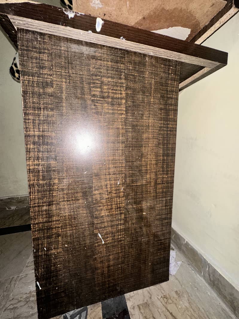 Computer table condition apka samna ha 1