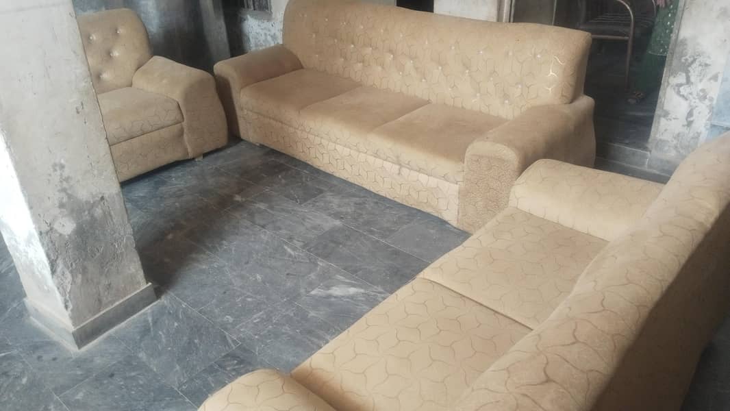 6 seeter sofa new 8