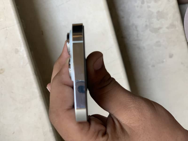 Apple iPhone 14 Pro 1