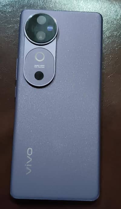 Vivo V40