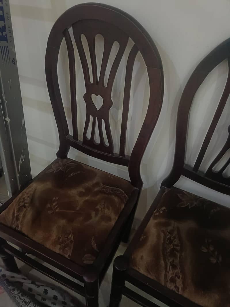 chnutti chairs 0