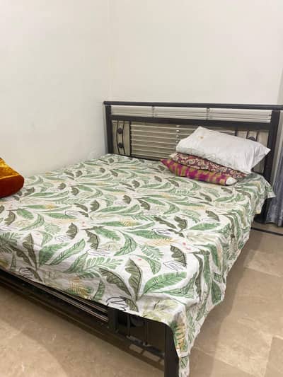 KING SIZE BED WITH MATTRESS