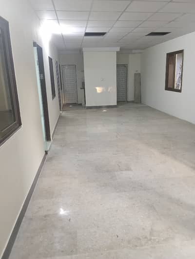 200, SQYARD FIRST FLOOR AVAILABLE FOR SILENT COMMERCIAL OFFICE USED IT SOFTWARE HOUSE