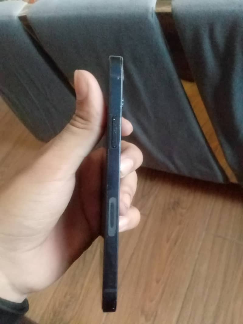 Apple iPhone 12 5