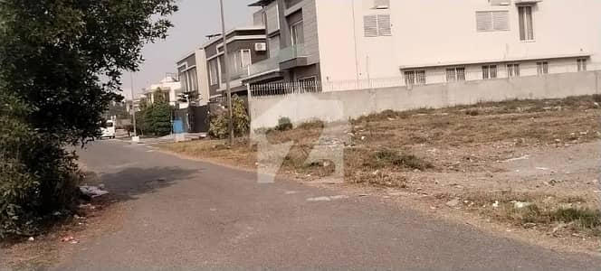 Plot No-653 Block Q - 1 Kanal Plot On Top Location of Phase 7 DHA Lahore For Urgent Sale