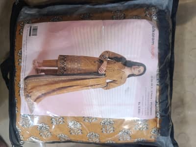 ALKARAM LUXURY LAWN EMB 3 PCS _ SARAZ