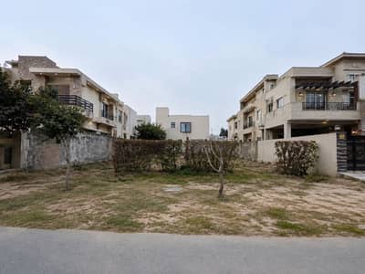 Plot No-452 Block R - 1 Kanal Plot On Top Location of Phase 7 DHA Lahore For Urgent Sale