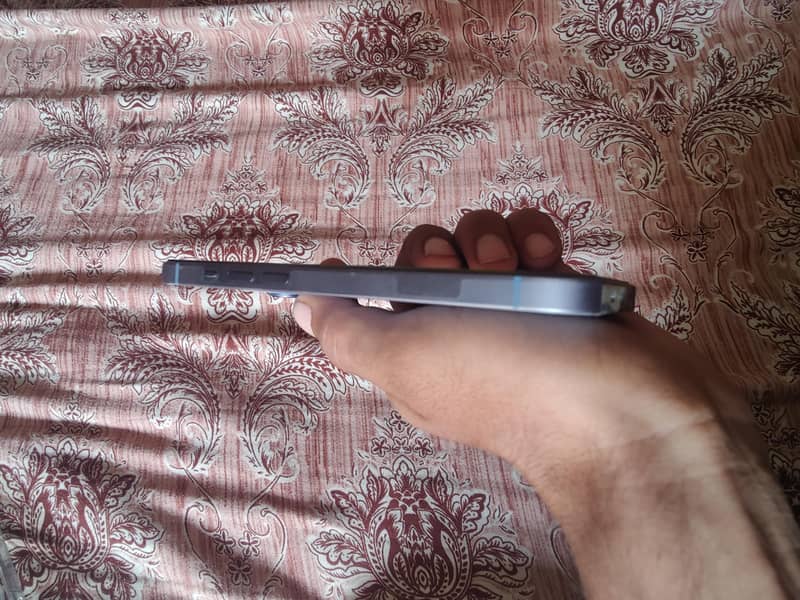 Apple iPhone 14 4