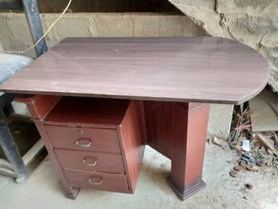 Table & Chair