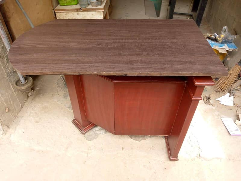 Table & Chair 2