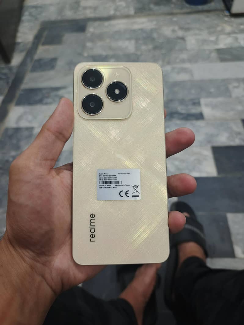Realme C61 1