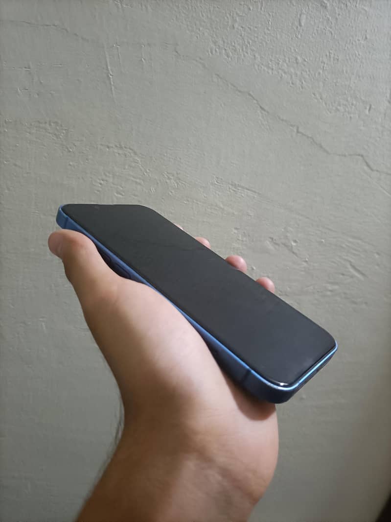 Apple iPhone 13 1