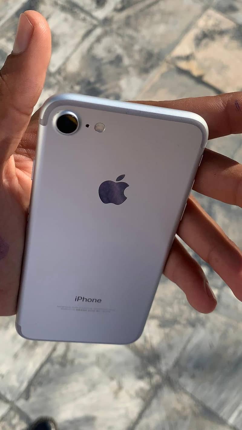 Apple iPhone 7 Plus 1