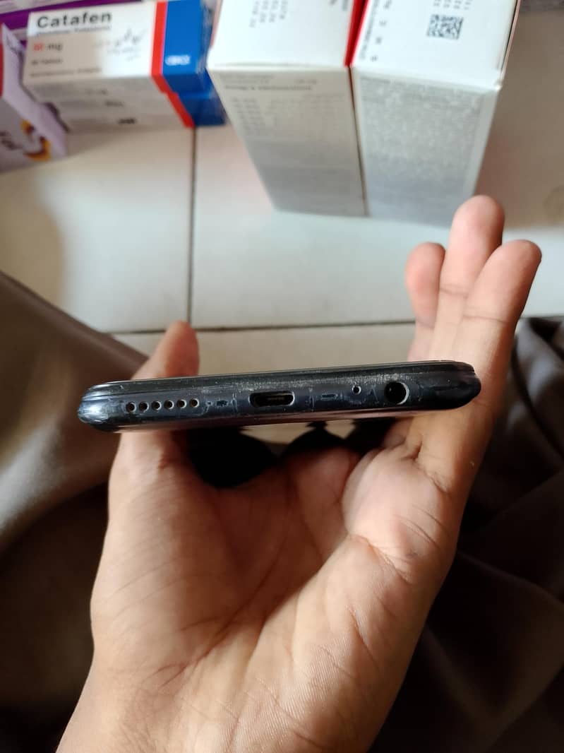 Infinix Hot 8 3