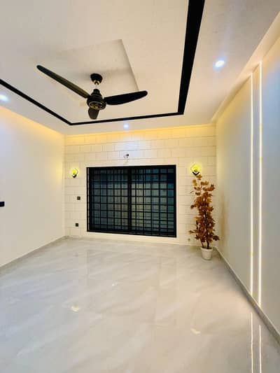 House for rent in B-17