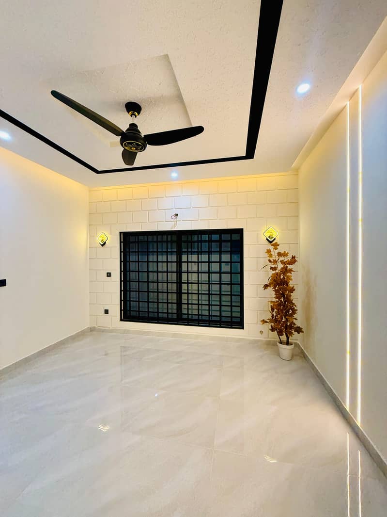 House for rent in B-17 - Houses - 1121005225