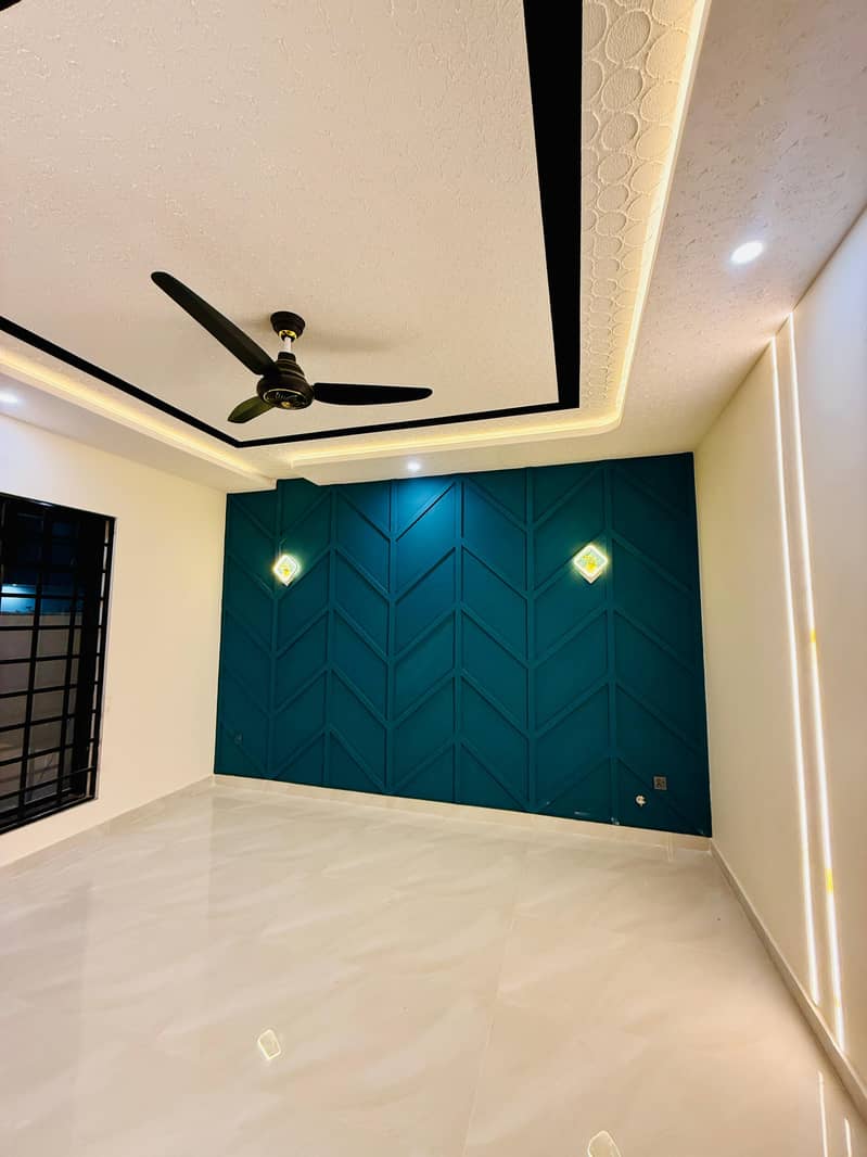 House for rent in B-17 - Houses - 1121005225