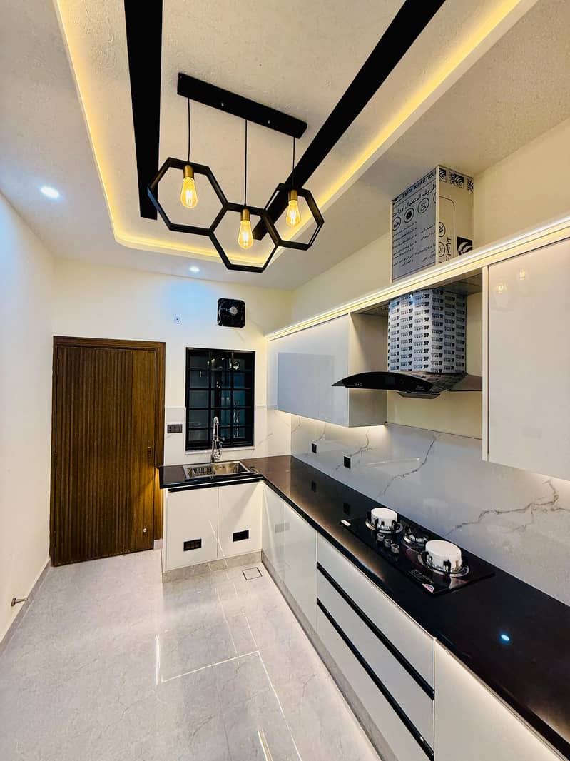 House for rent in B-17 - Houses - 1121005225