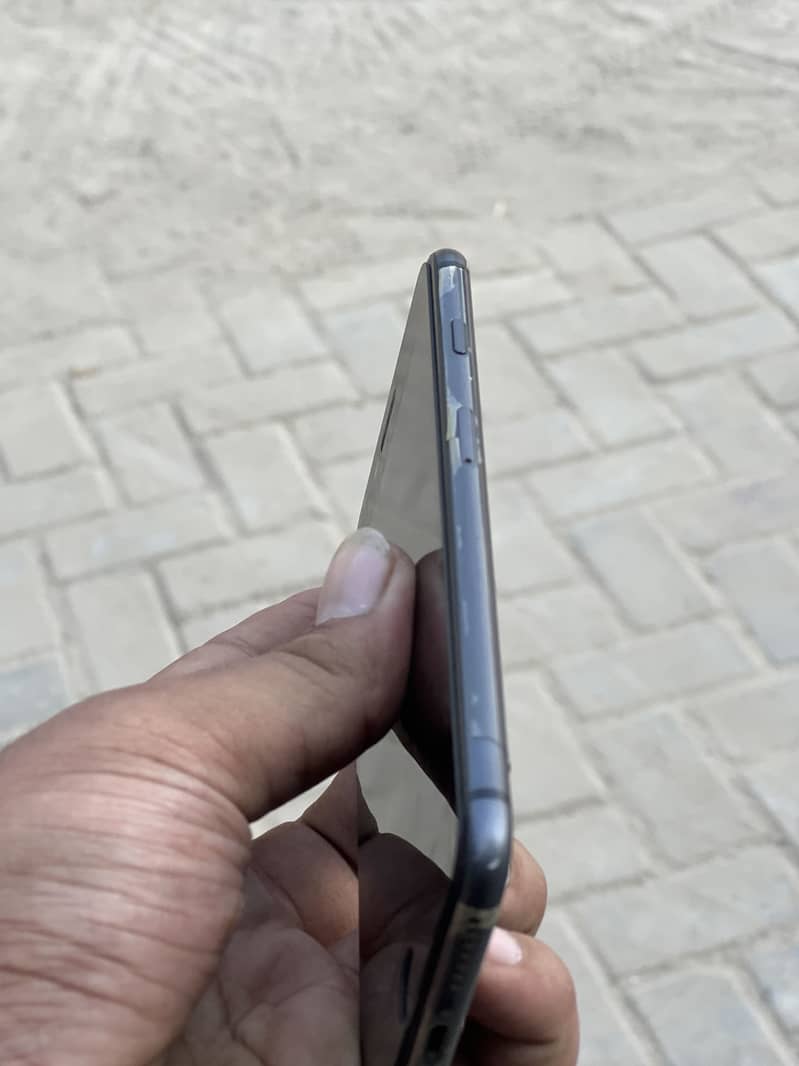 Apple iPhone 8 Plus 1