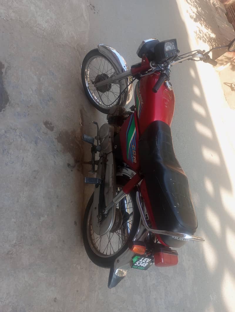 Model 2017 Honda CD 70 6