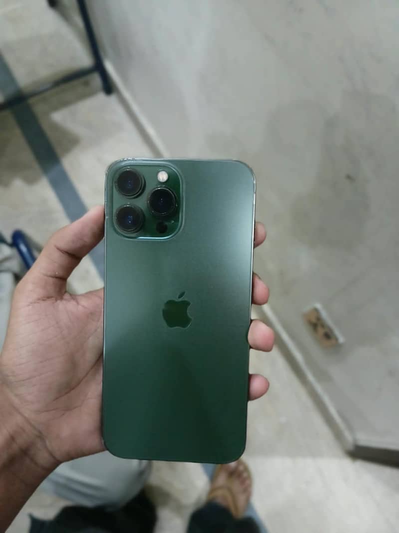 Apple iPhone 13 Pro Max 4