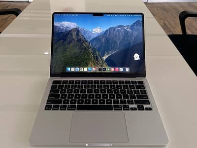MacBook Air M4 13" 16GB 256GB | 98 Cycles | Apple Warranty