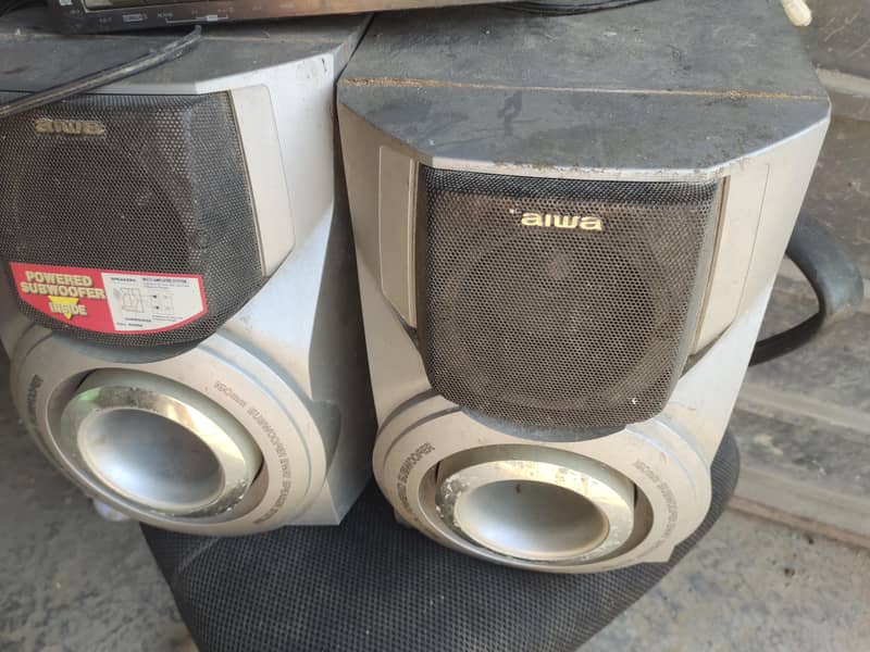 amplifier and speekar set 0