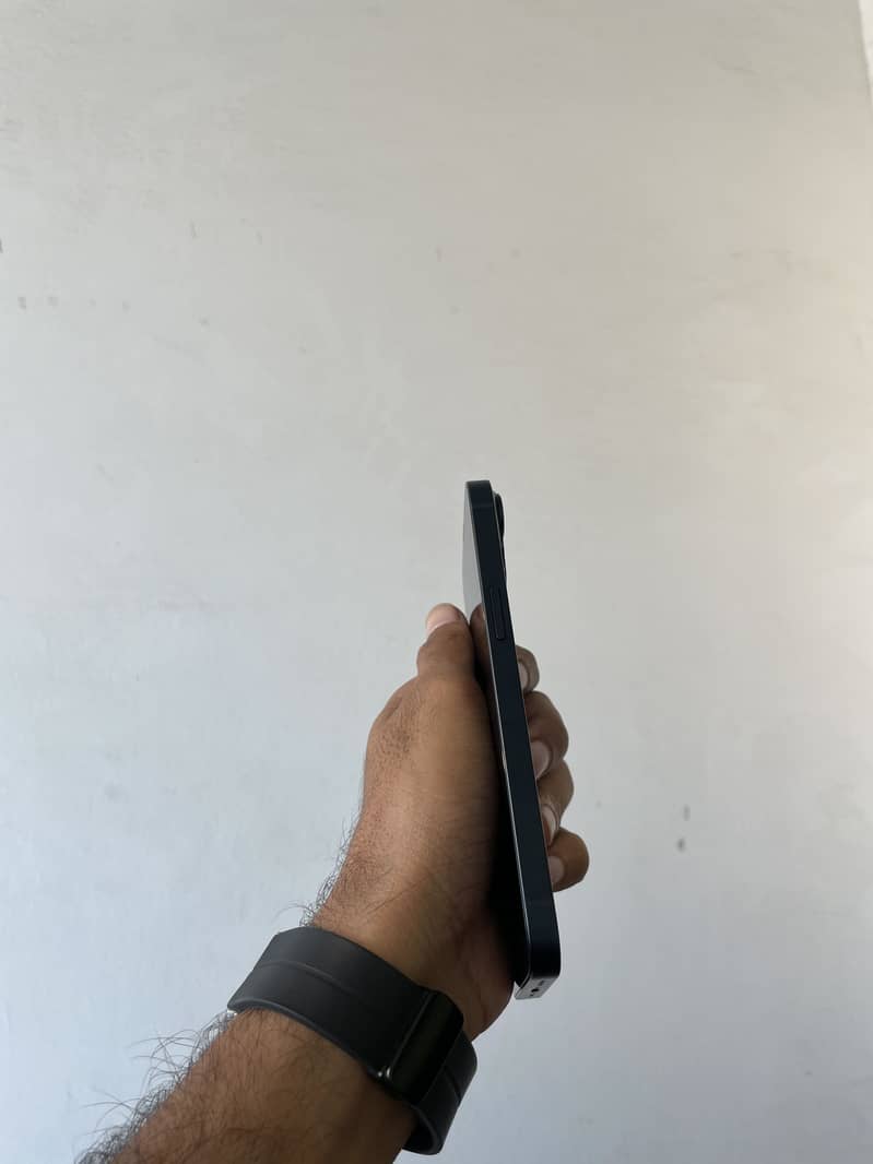 Apple iPhone 13 1