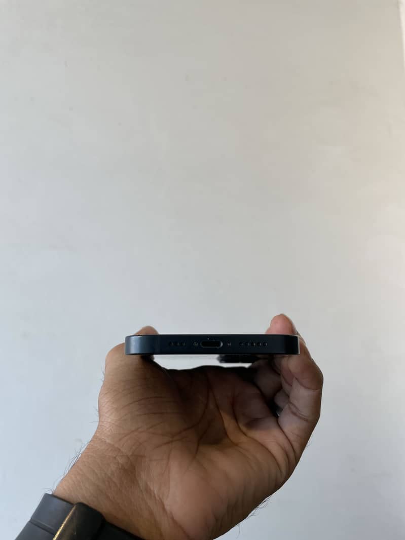 Apple iPhone 13 4