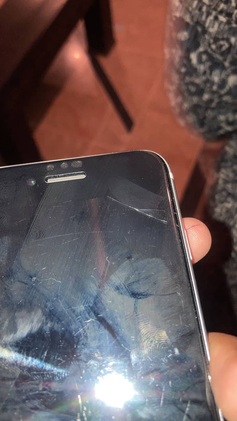 iPhone SE 2020 5