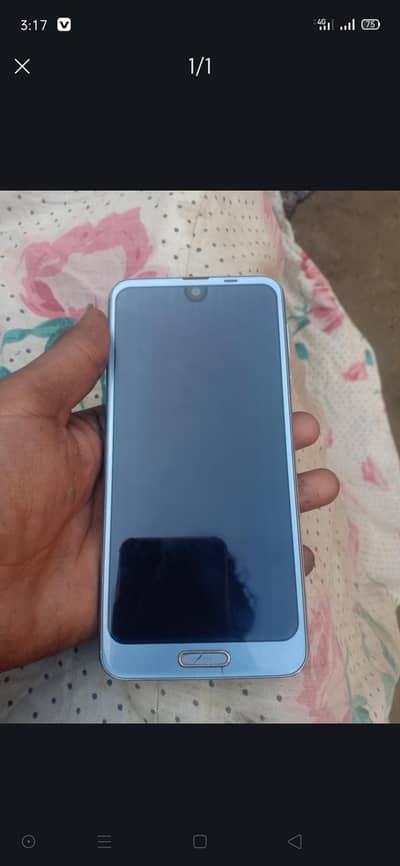 Sharp Aquos R2