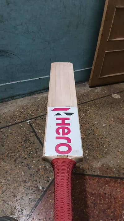 ENGLISH DOUBLE WILLOW PREMIUM HERO BAT
