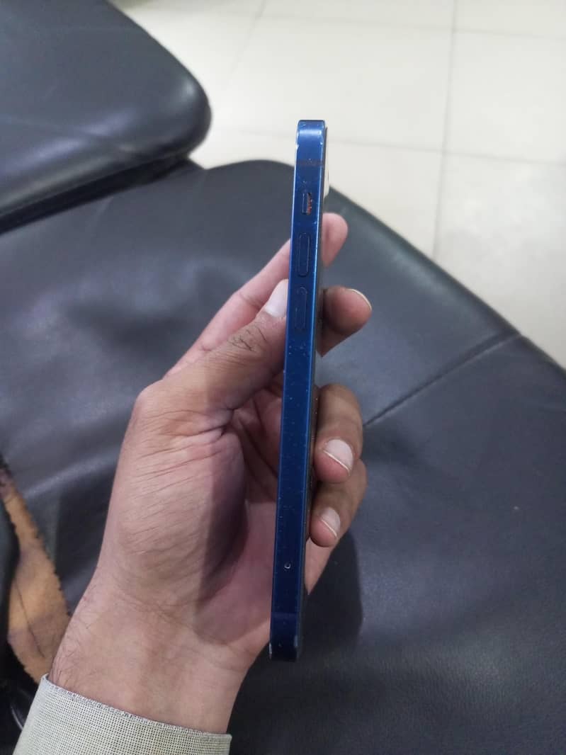 Apple iPhone 12 2