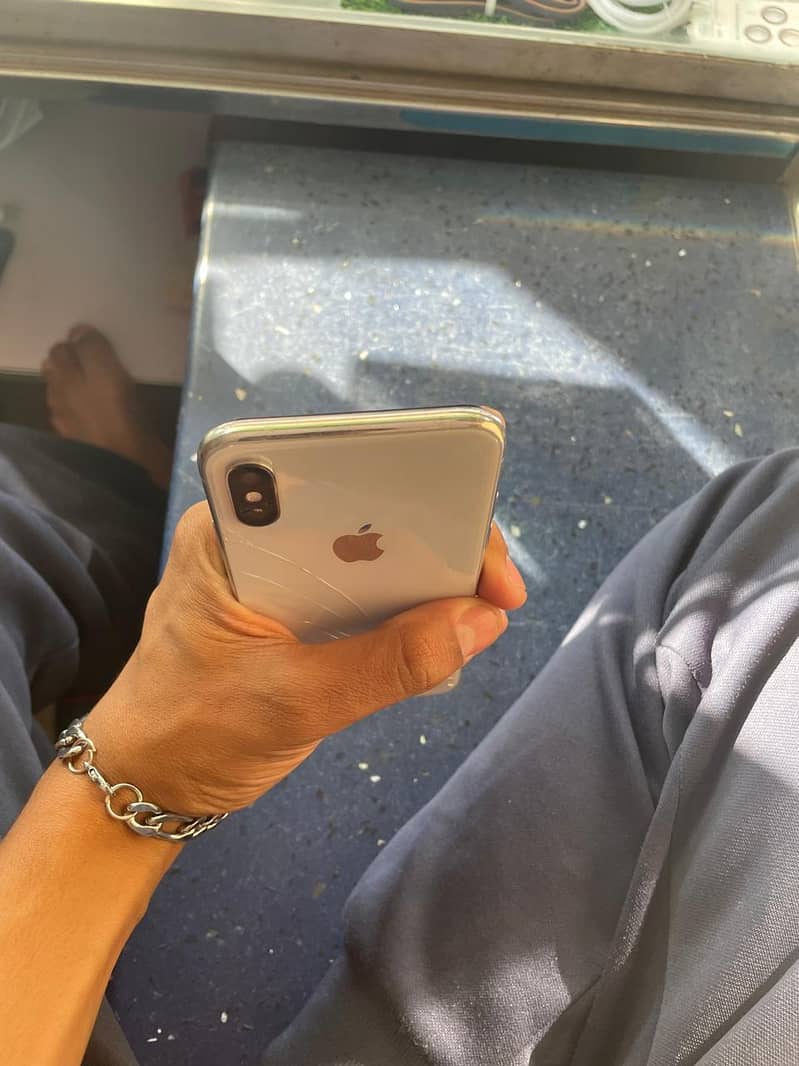 Apple iPhone X 5